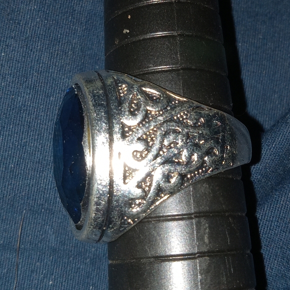 Large Dark Blue glass  And Silver plated  costume ring - Picture 2 of 3